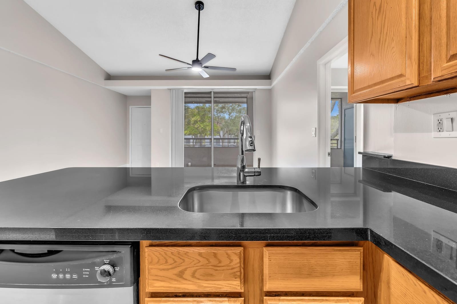 601 LYONS Road 7201 — photo 3