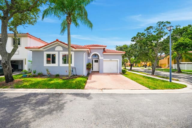 16208 OPAL CREEK Drive, Emerald Courts Opal Creek, Weston, FL