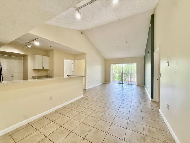 3840 Lyons Road 305, Coconut Creek, FL 33073
