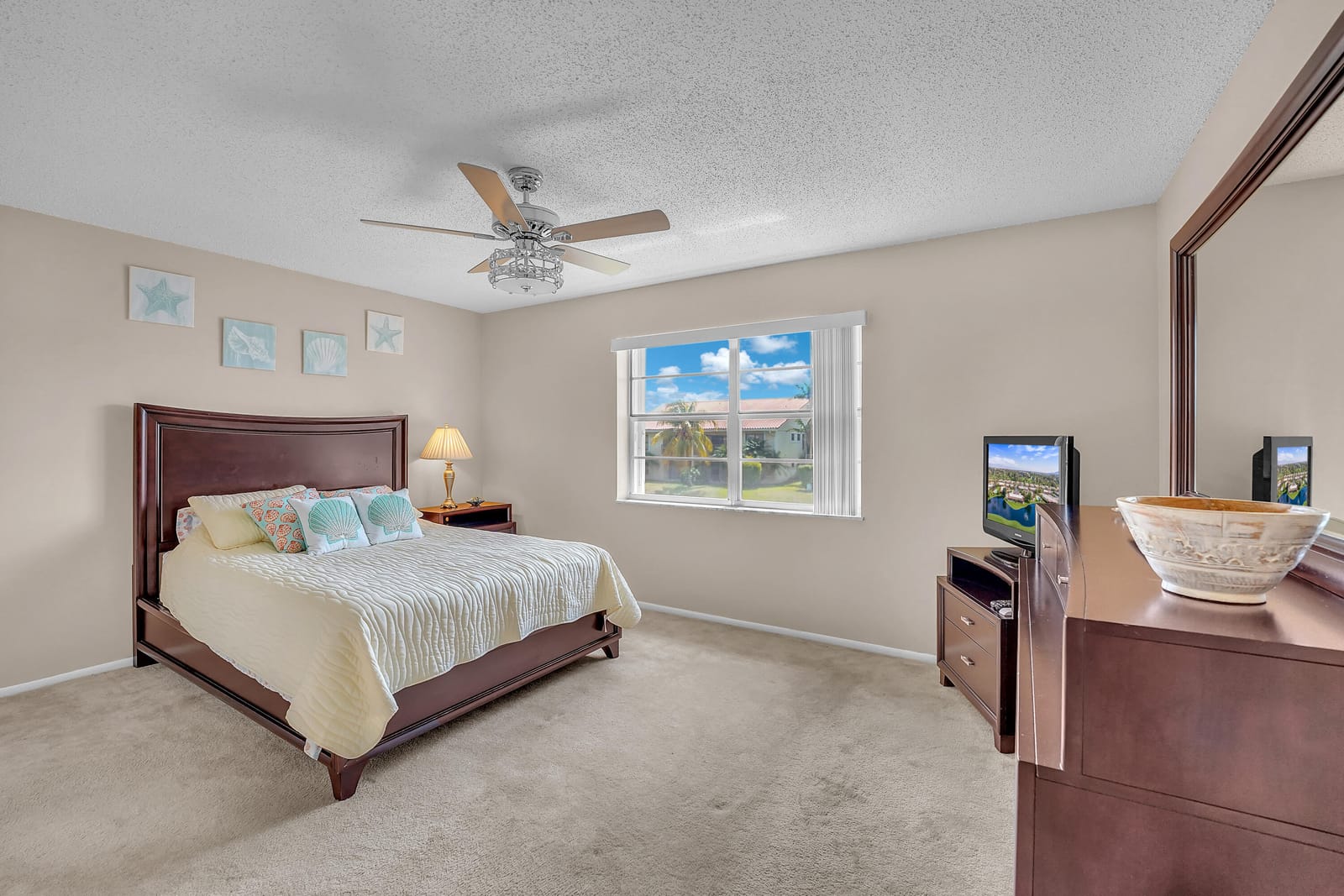 210 Lake Evelyn Drive — photo 11