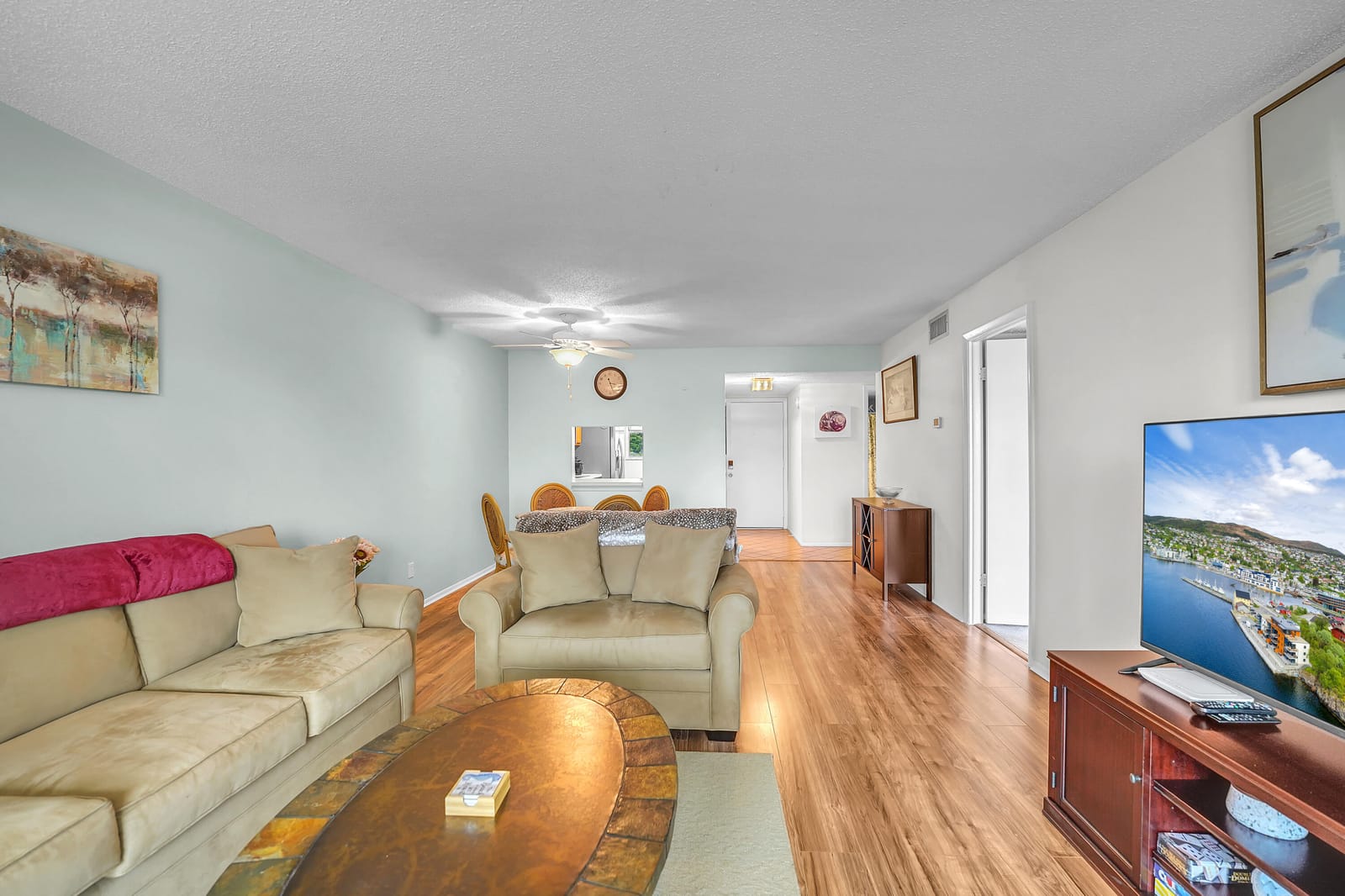 210 Lake Evelyn Drive — photo 2