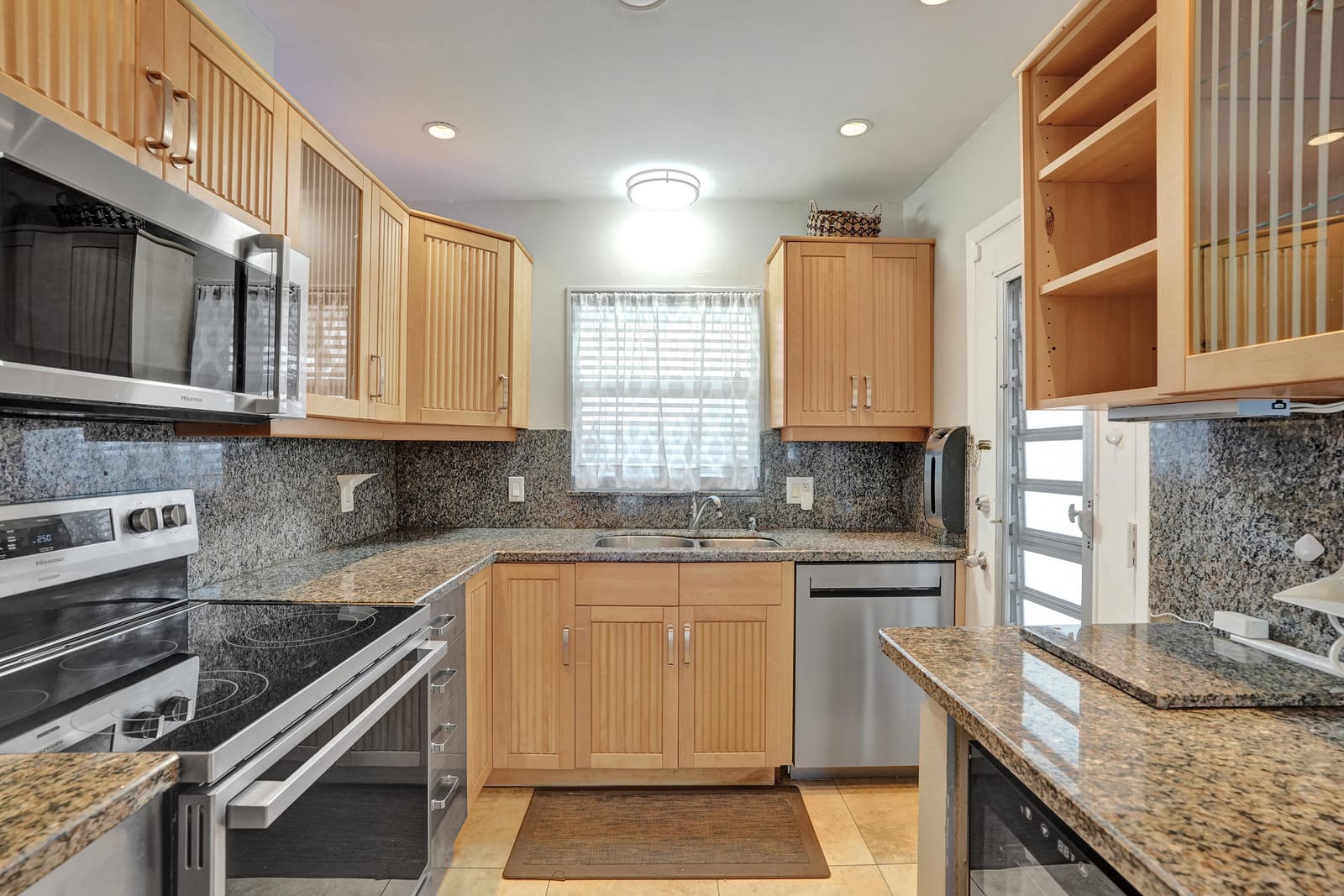2400 NE 36th Street 10 — photo 11