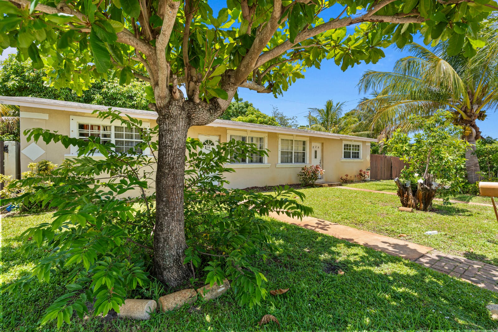 528 NE 20TH Avenue NE, Boynton Beach, FL 33435 photo 3