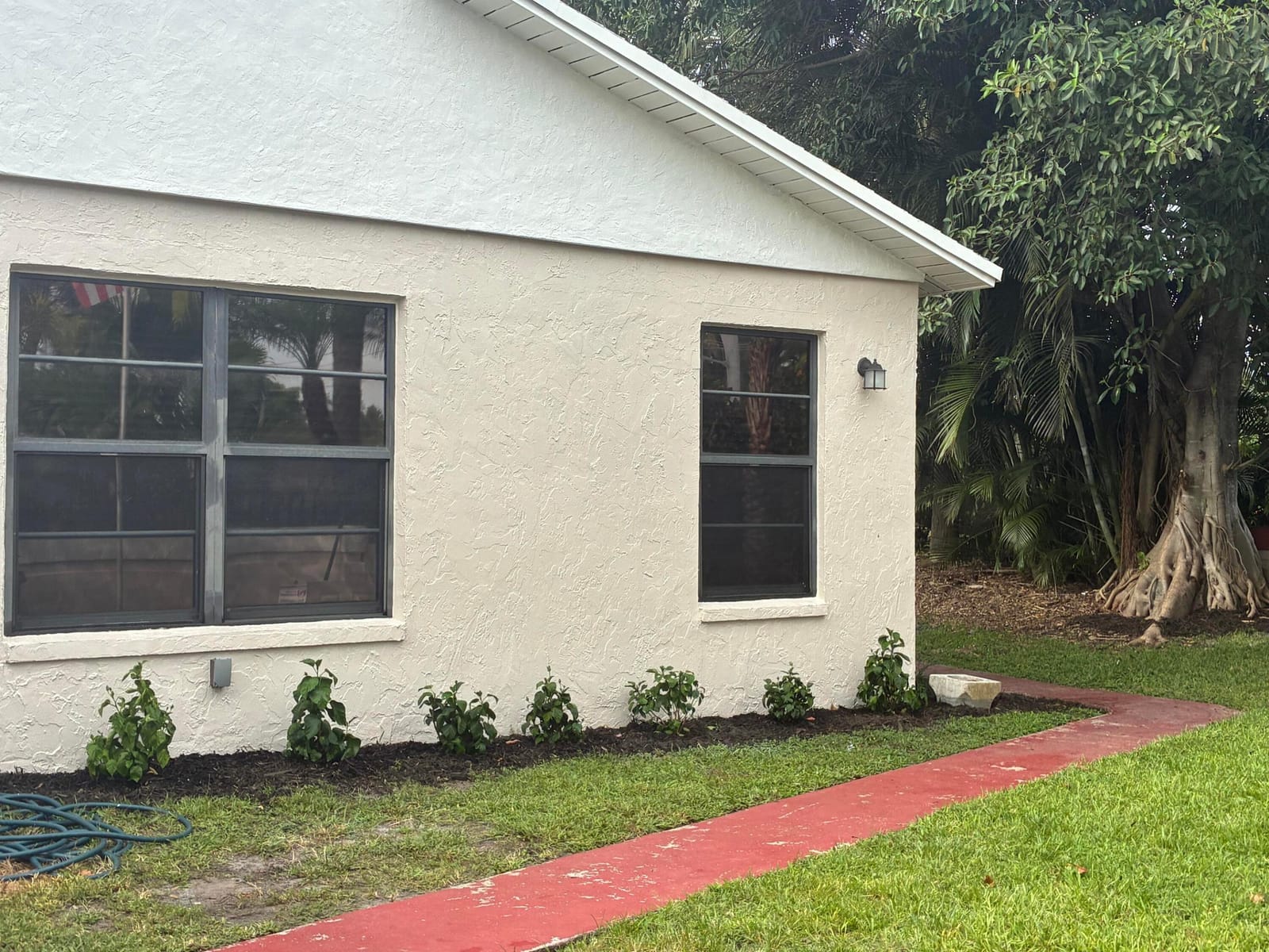 5021 Mirror Lakes Boulevard — photo 2