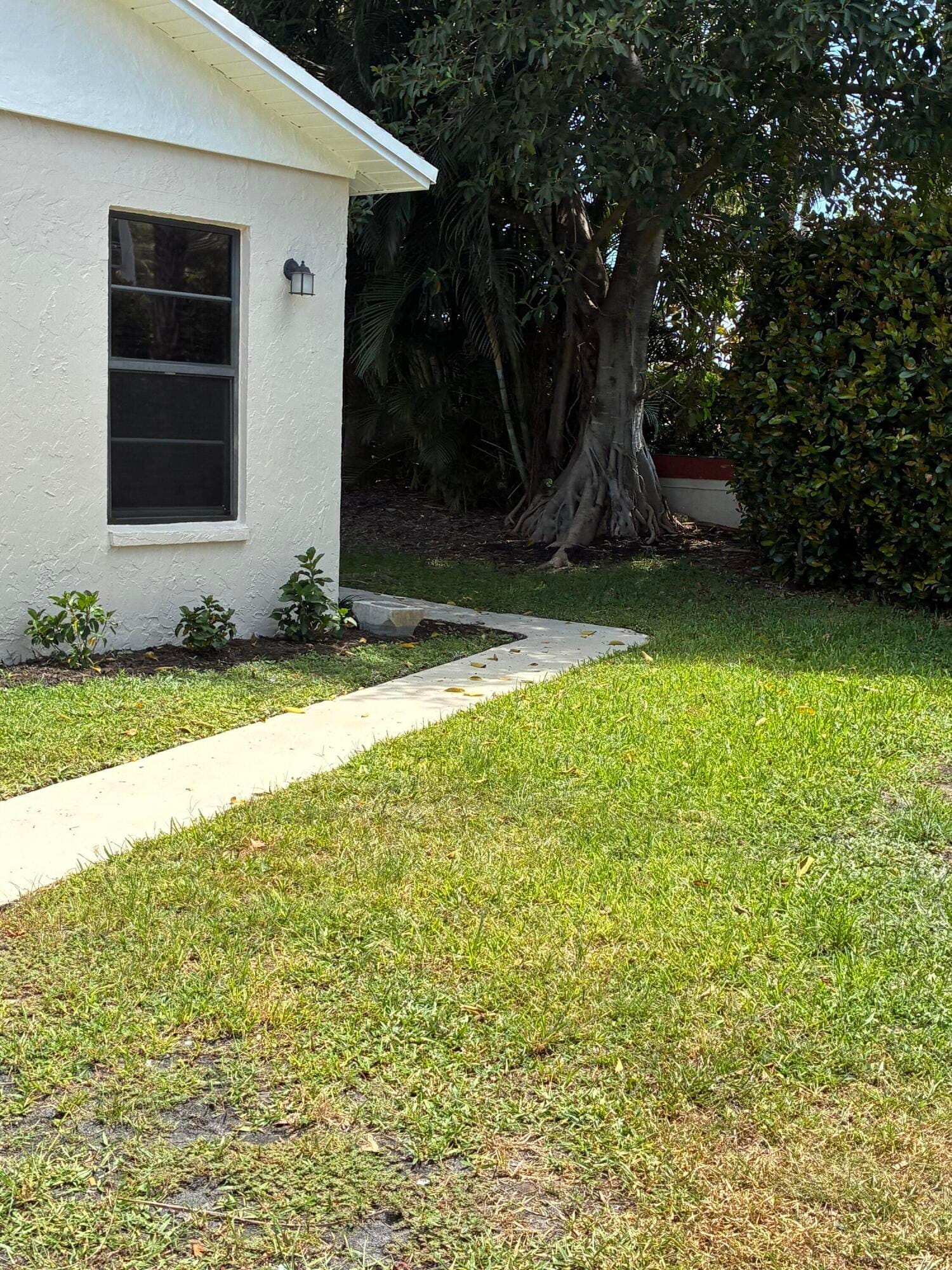 5021 Mirror Lakes Boulevard — photo 3
