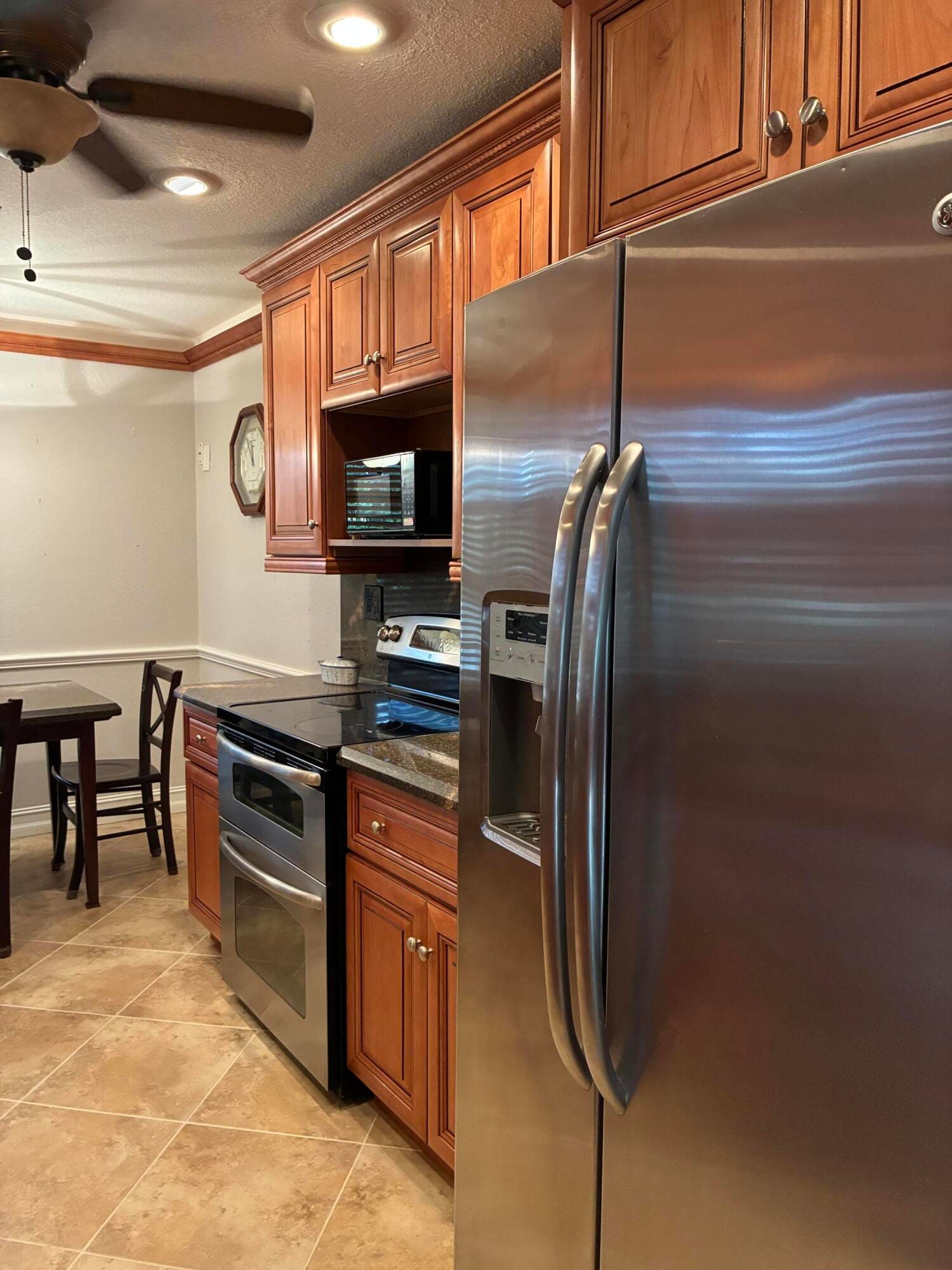 5021 Mirror Lakes Boulevard — photo 10