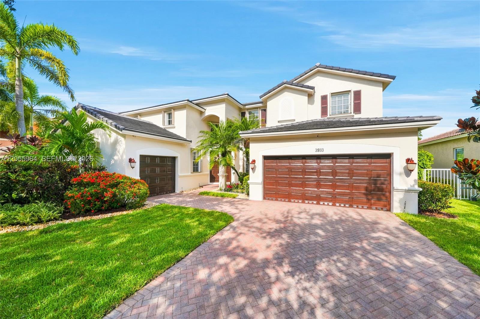 Pending home at 3933 E Hibiscus Street, Weston, FL 33332