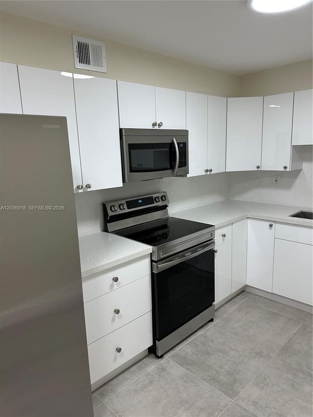 10090 NW 80th Court 1421, Hialeah Gardens, FL 33016