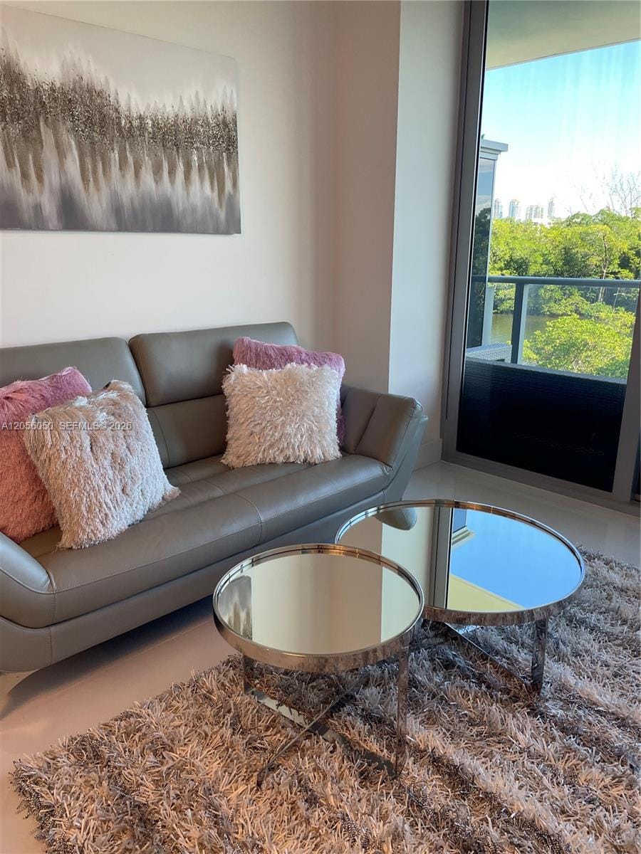 16385 Biscayne Boulevard 316, North Miami Beach, FL 33160
