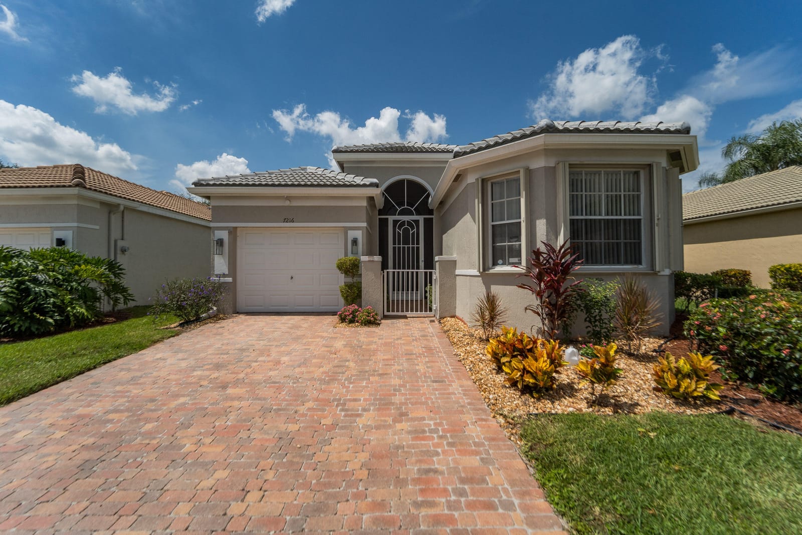 Pending home at 7216 Cataluna Circle, Delray Beach, FL 33446