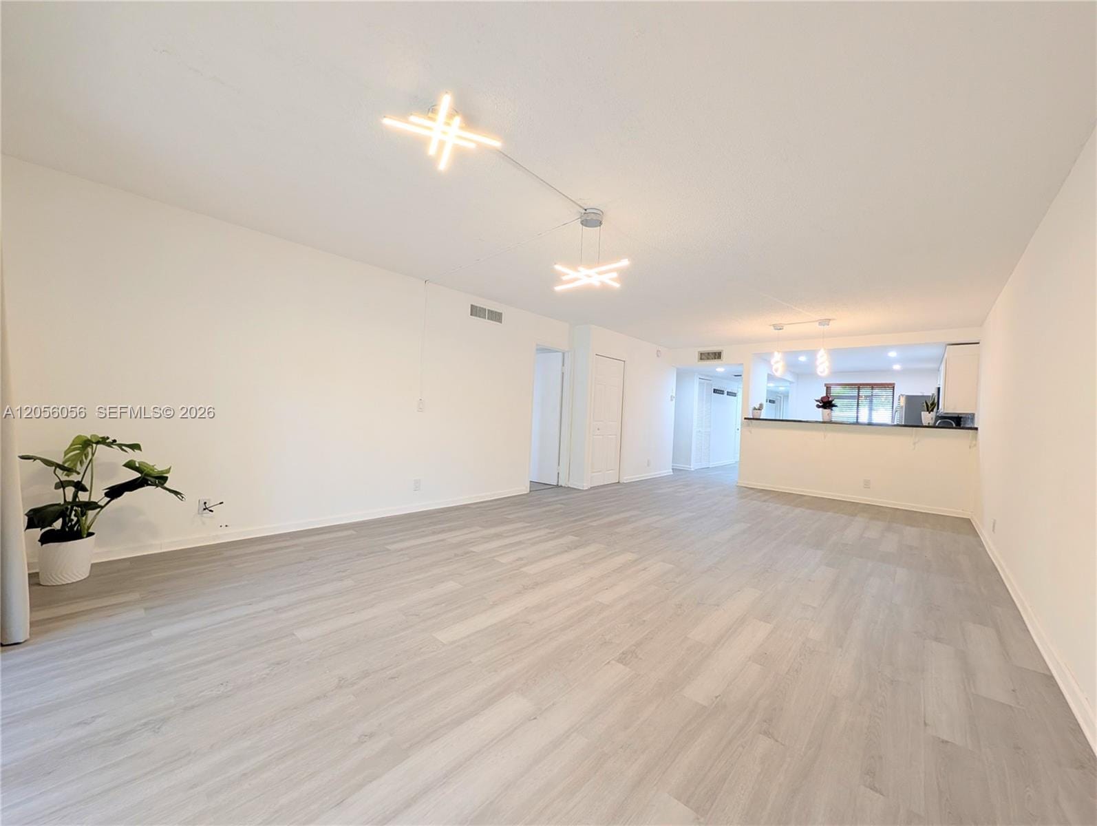 310 Lakeview Drive 105, Weston, FL 33326 photo 17