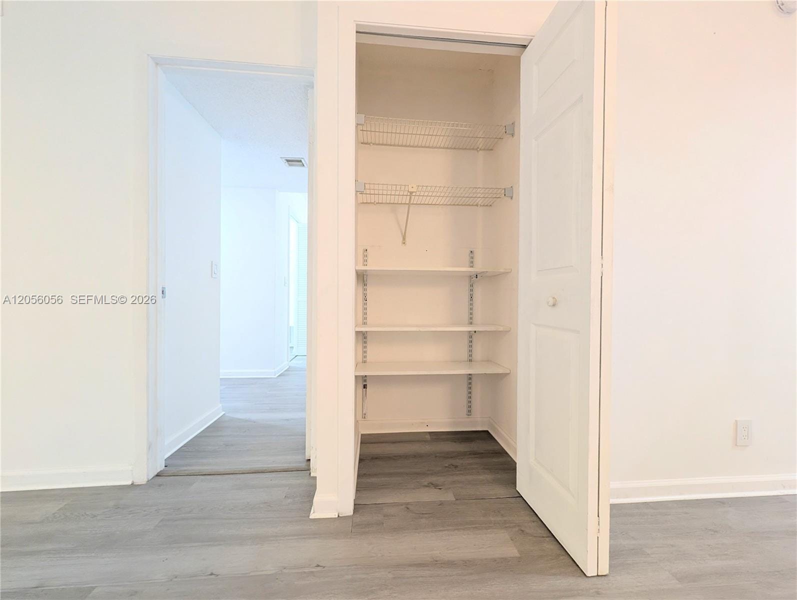 310 Lakeview Drive 105, Weston, FL 33326 photo 19