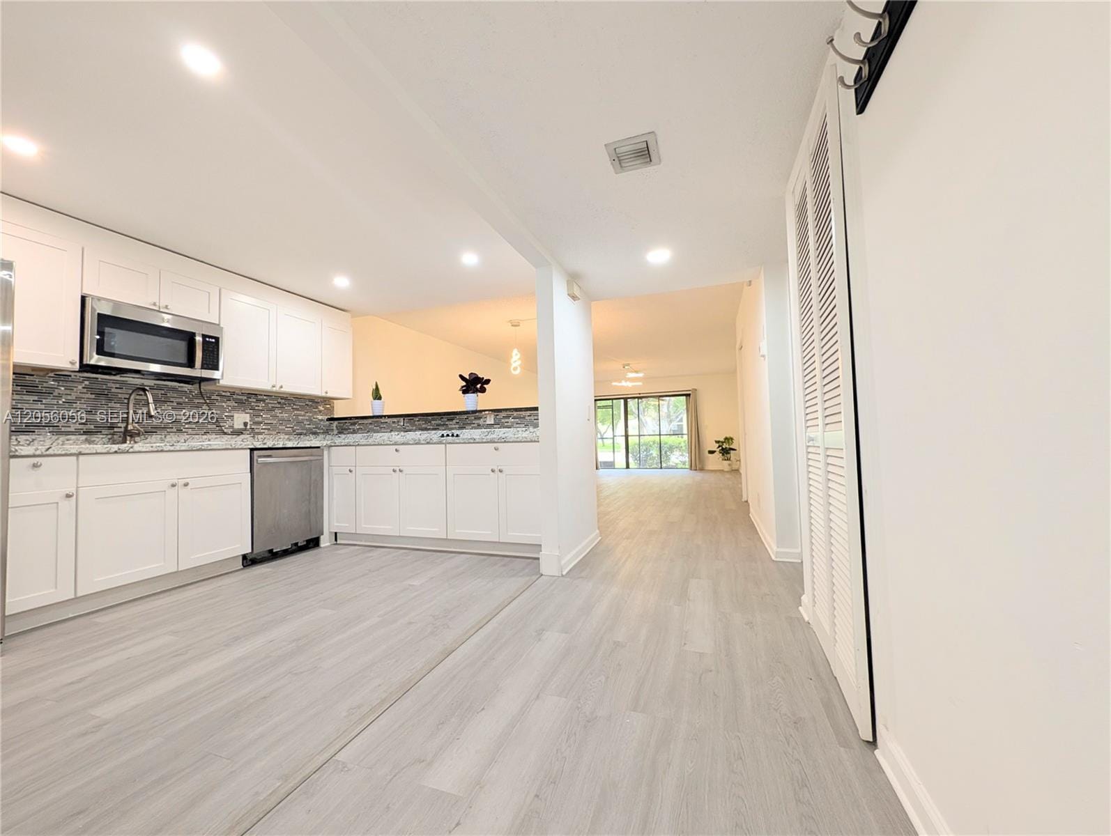 310 Lakeview Drive 105 — photo 3