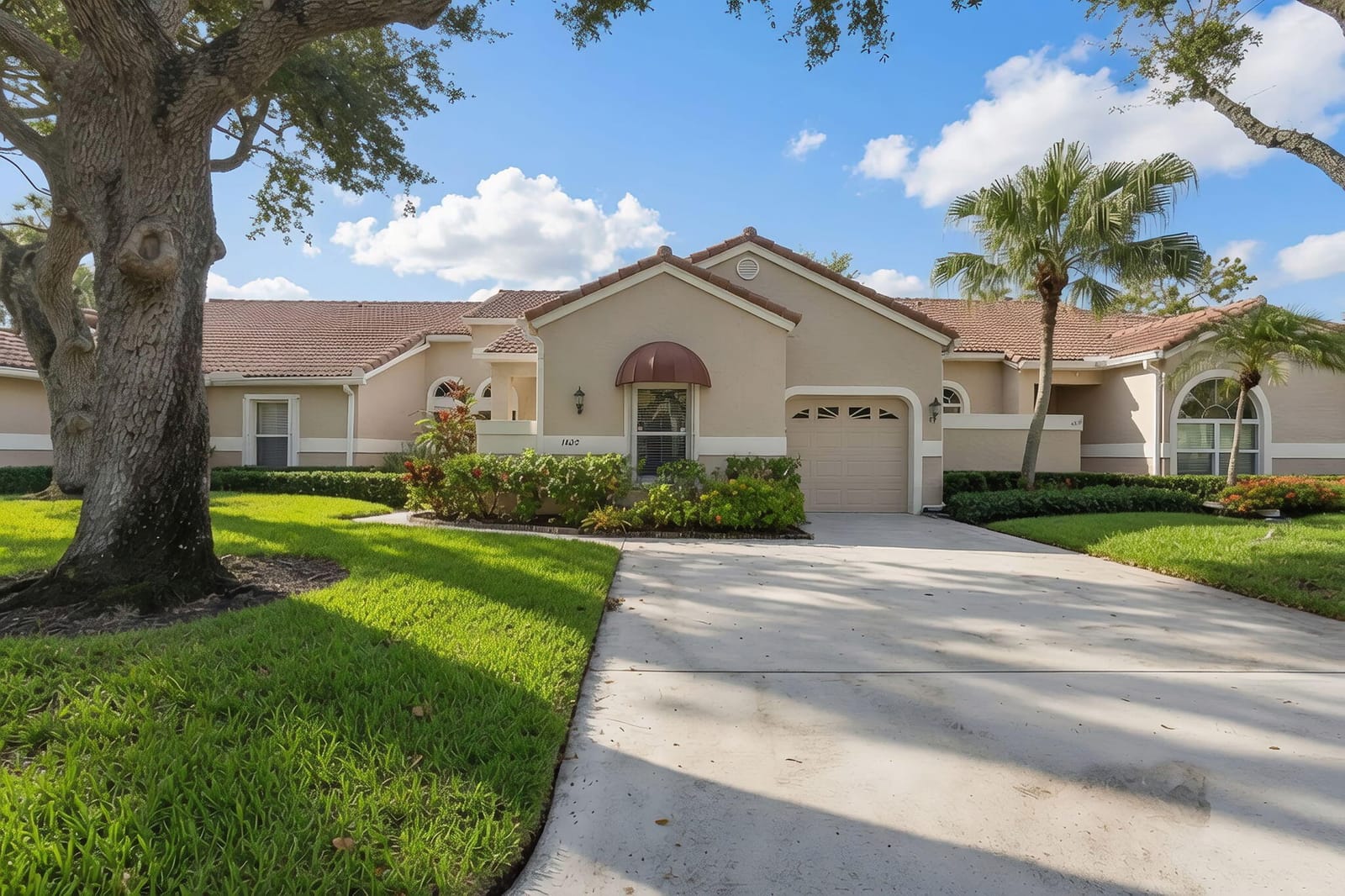 Pending home at 1602 Rosewood Way, Palm Beach Gardens, FL 33418