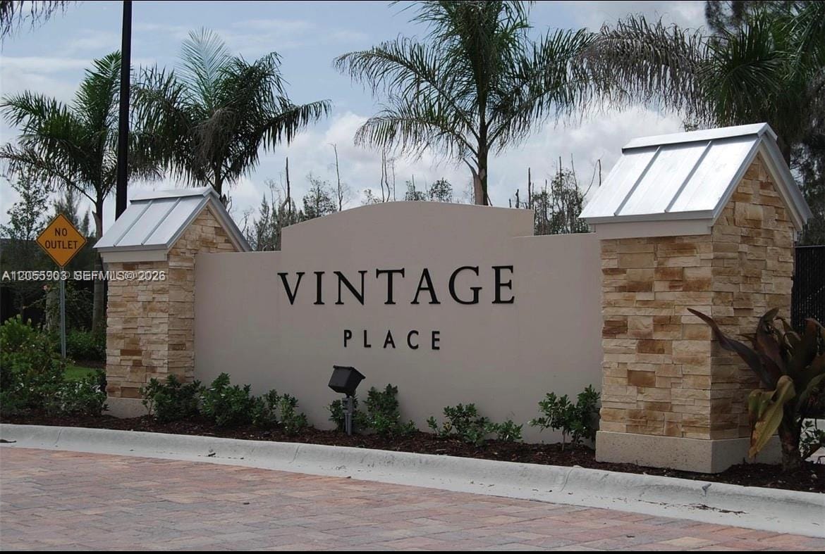 7022 NW 102nd Place, Doral, FL 33178