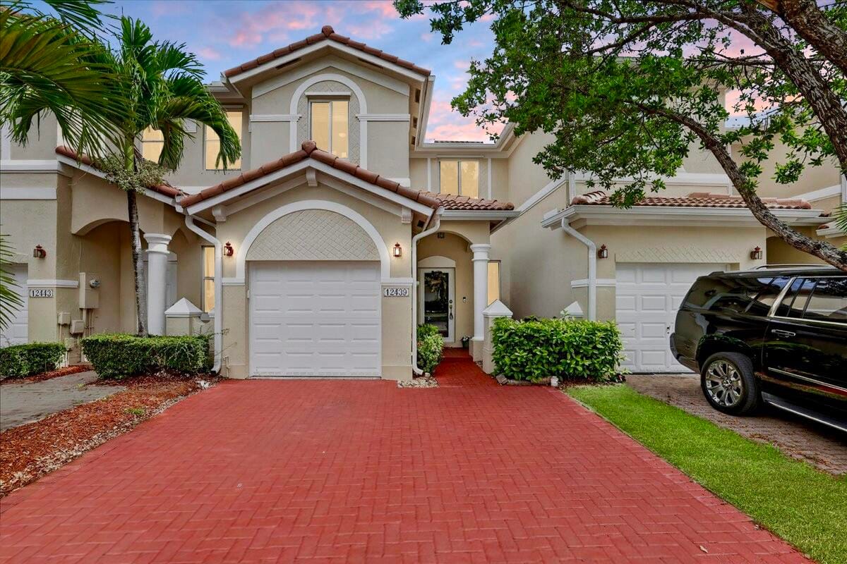 Pending home at 12439 SW 125TH Street 12439, Miami, FL 33186