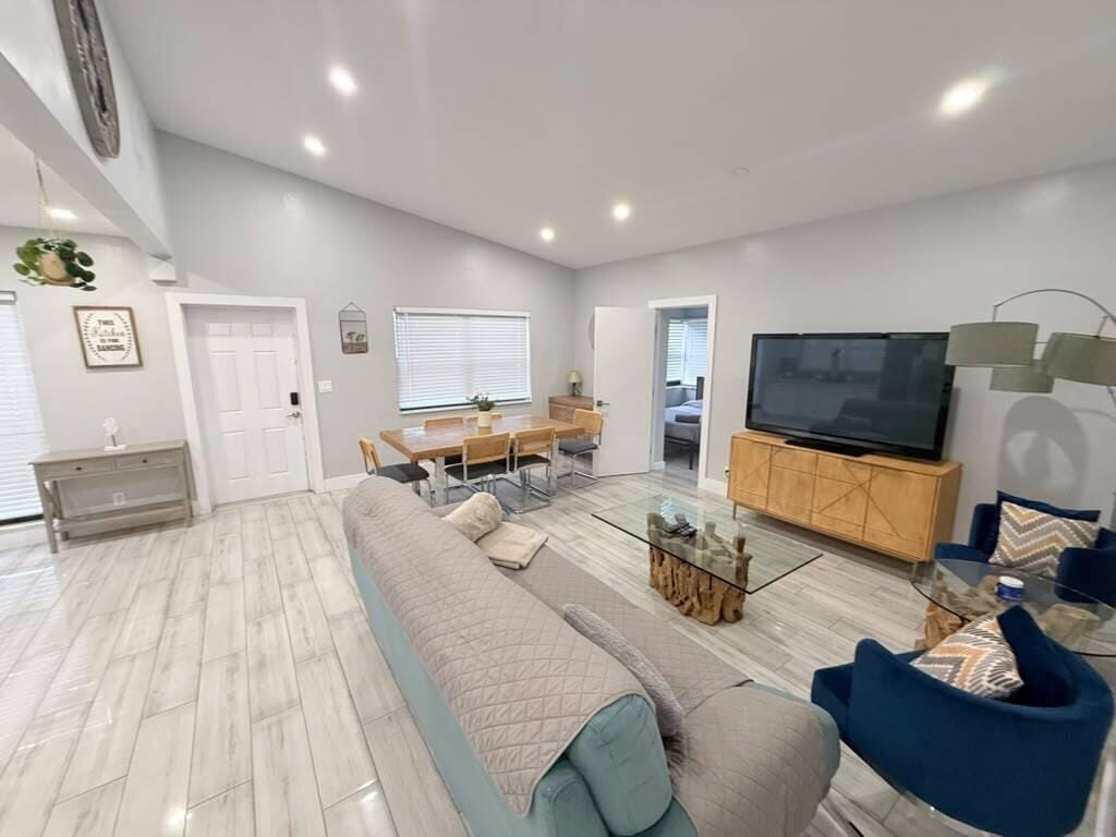 371 Kentucky Avenue — photo 5