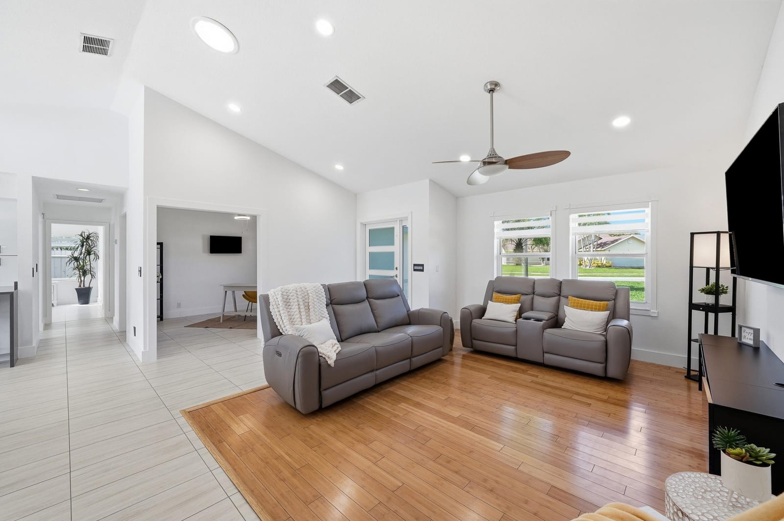 25 CEDAR Circle, Boynton Beach, FL 33436 photo 3