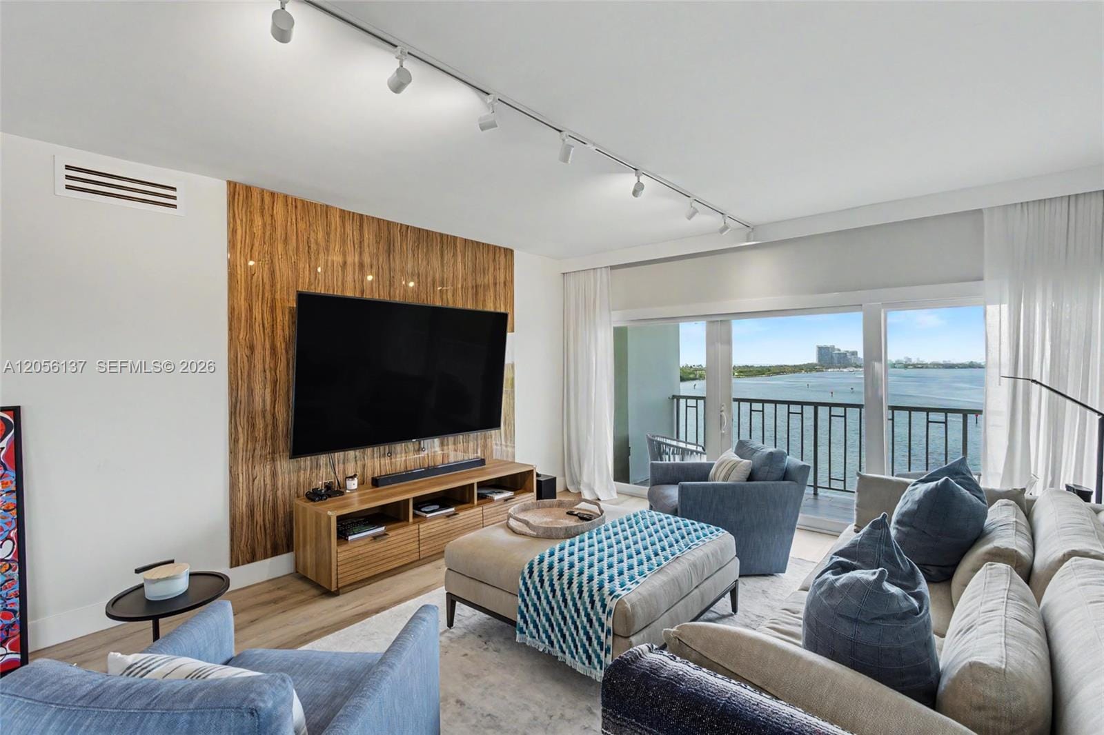 500 Bayview Drive 822, Sunny Isles Beach, FL 33160 photo 13