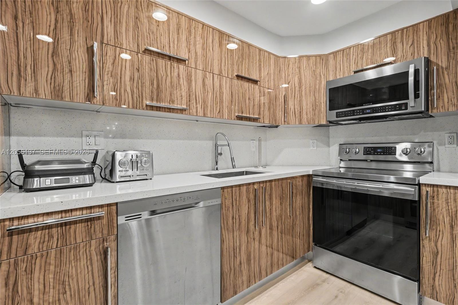 500 Bayview Drive 822, Sunny Isles Beach, FL 33160 photo 25
