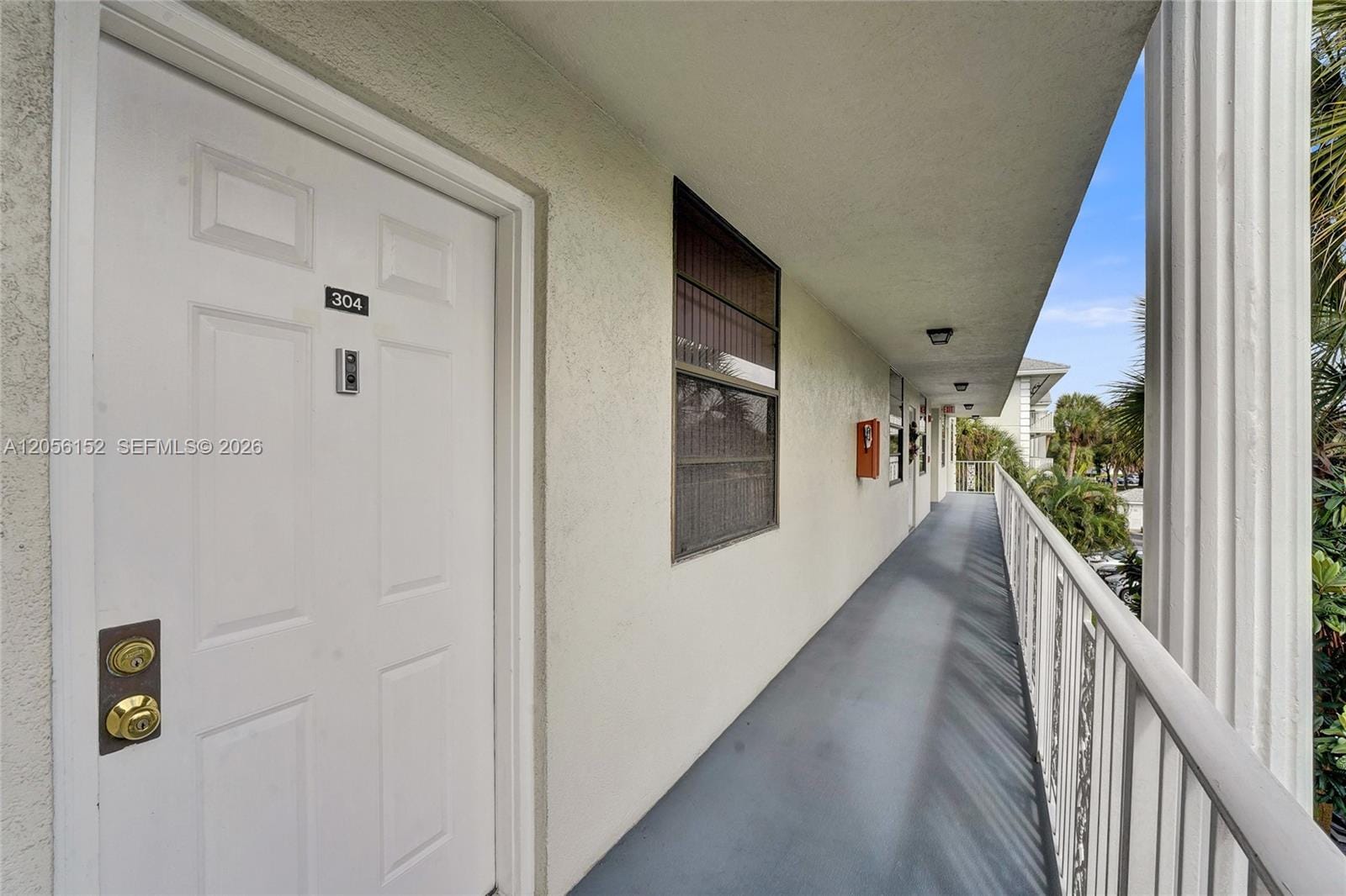 1713 Whitehall Drive 304 — photo 4