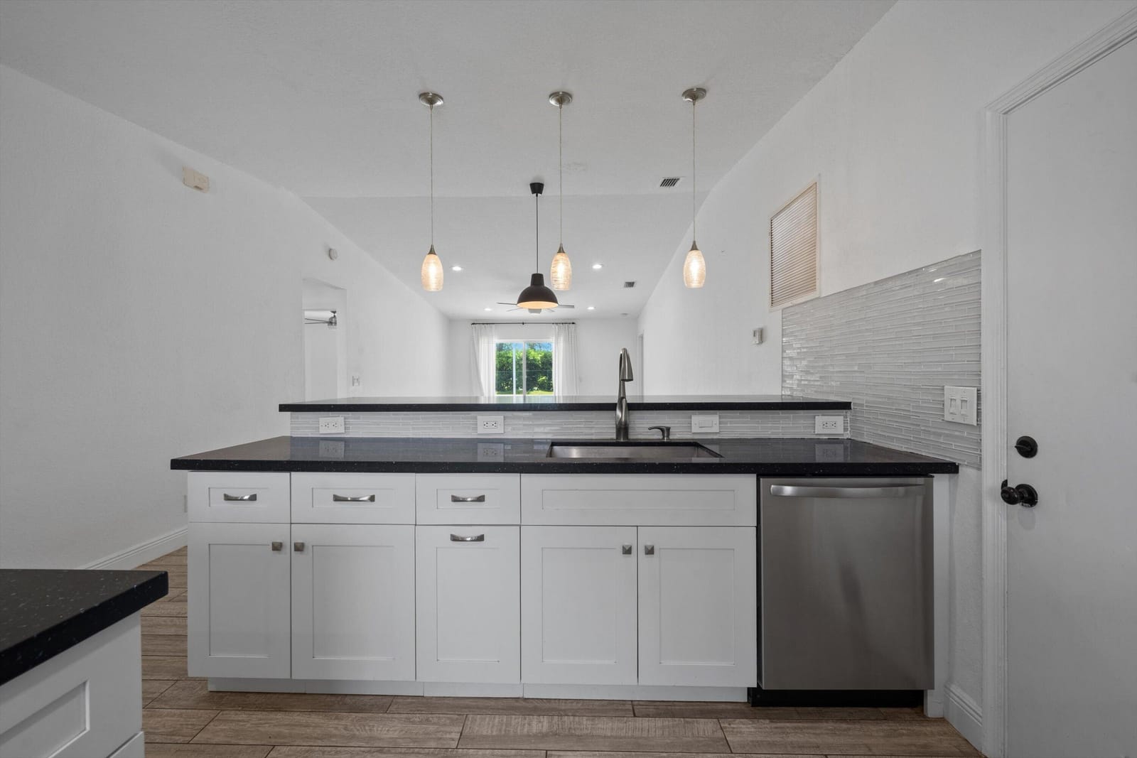3800 Miramontes Circle — photo 11