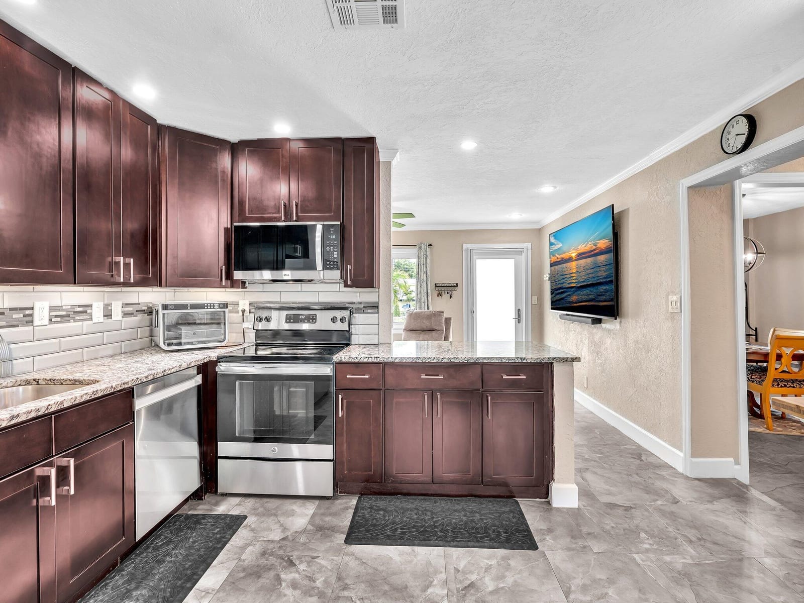 2448 NE 14TH Terrace, Pompano Beach, FL 33064 photo 4