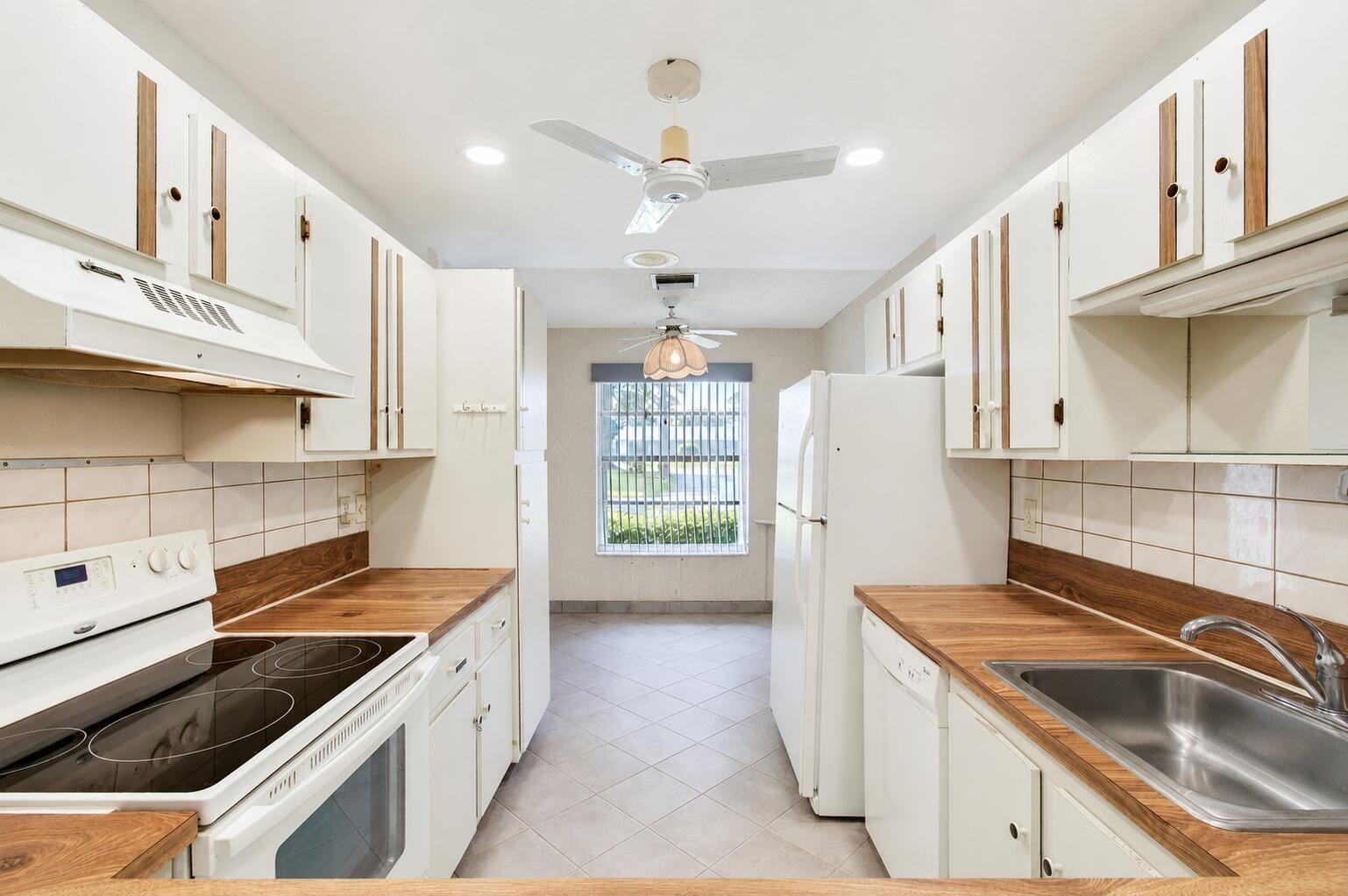 5241 Privet Place B — photo 3