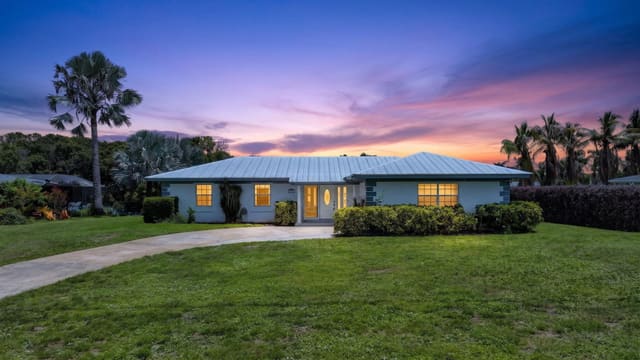 416 SE Naranja Avenue, Port St. Lucie, FL 34983