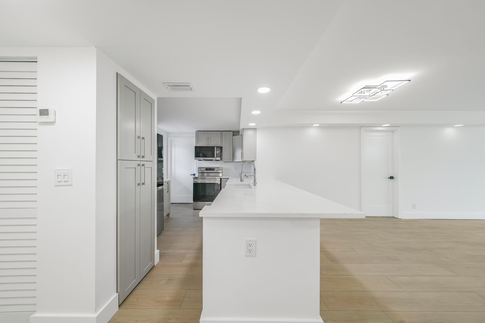 5301 NW 2nd Avenue 407, Boca Raton, FL 33487 photo 4