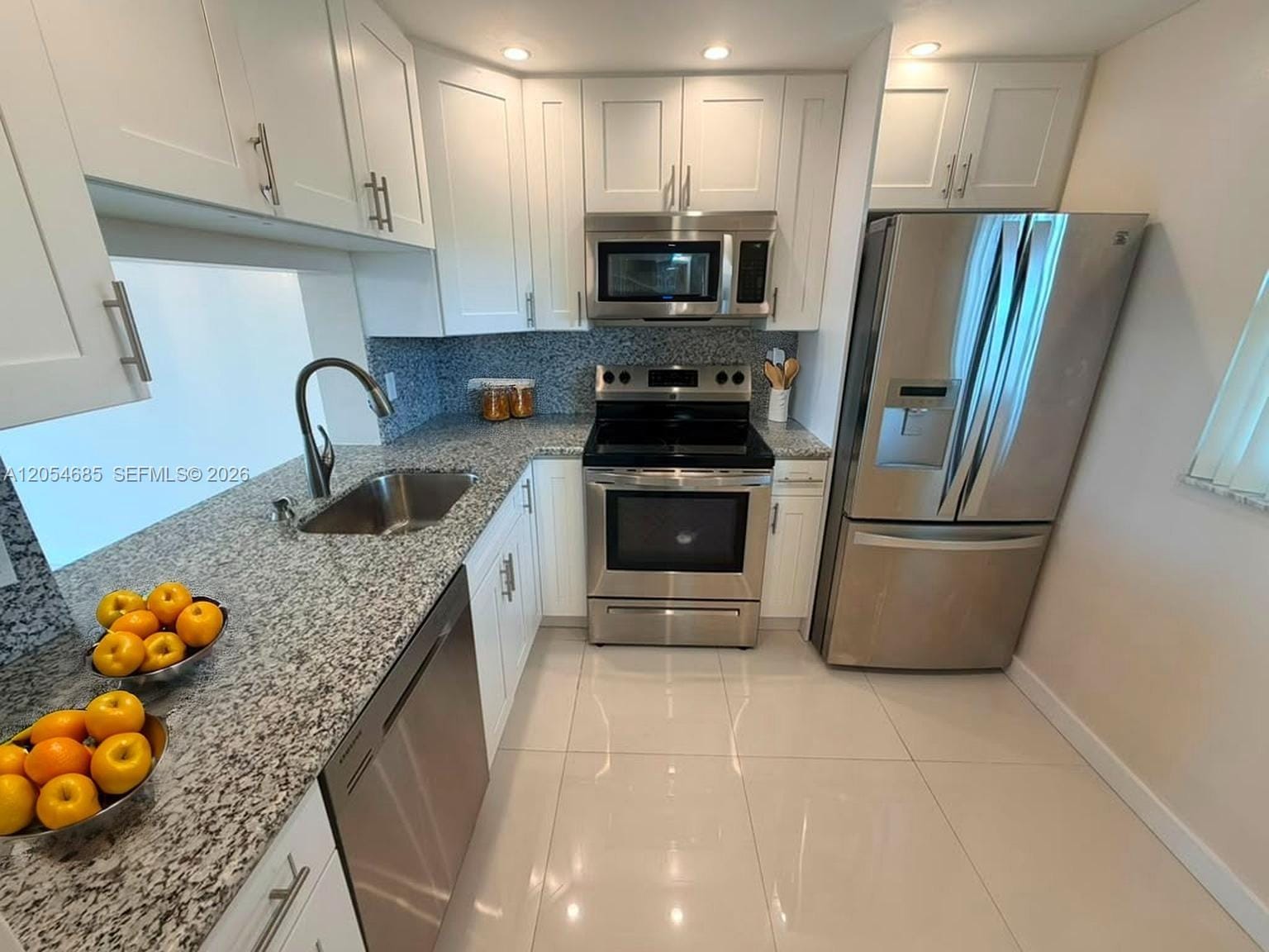 9440 Poinciana Place 406 — photo 2