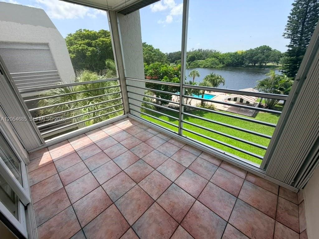 9440 Poinciana Place 406 — photo 5