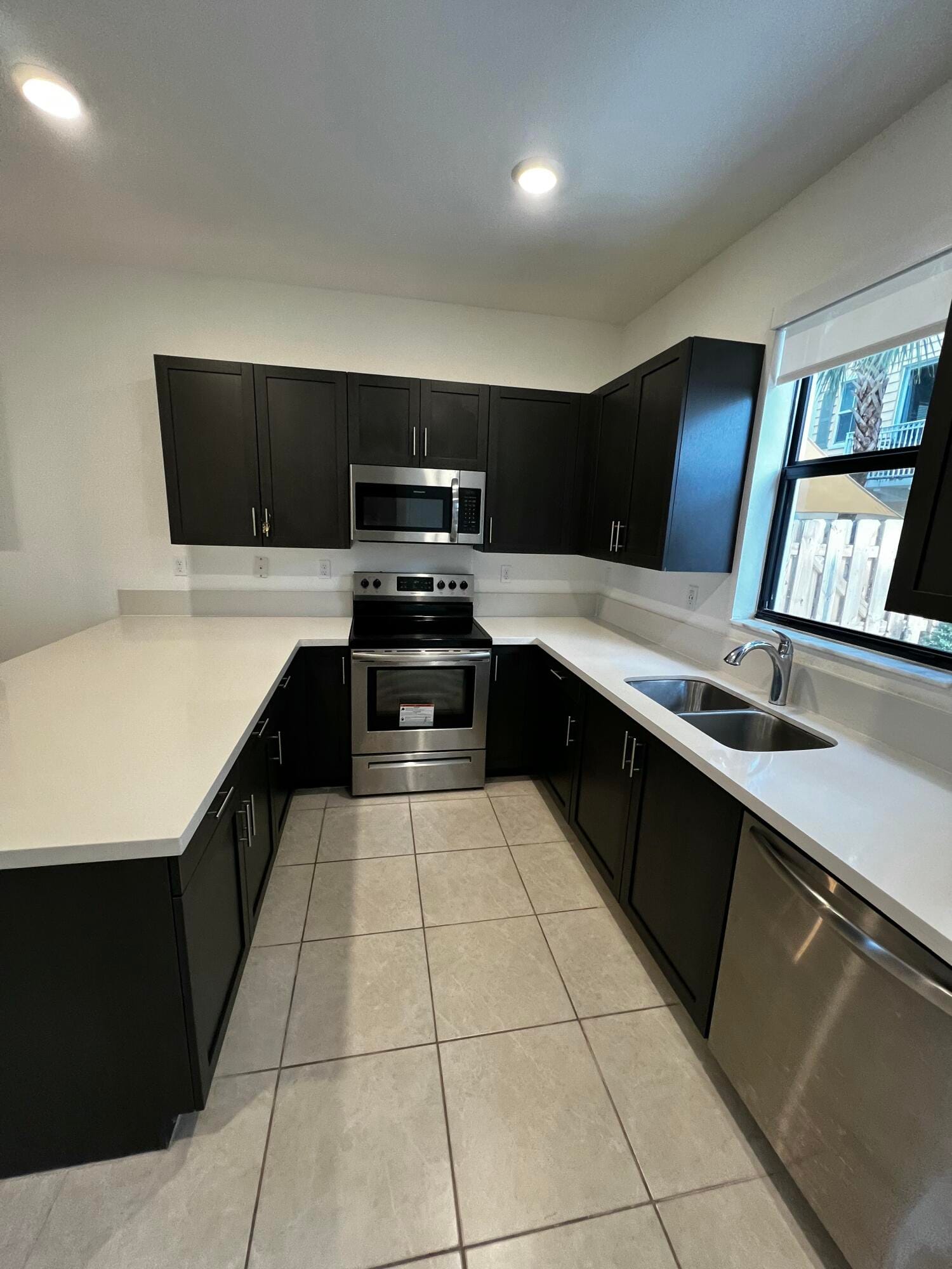 542 SW 19th Terrace — photo 4