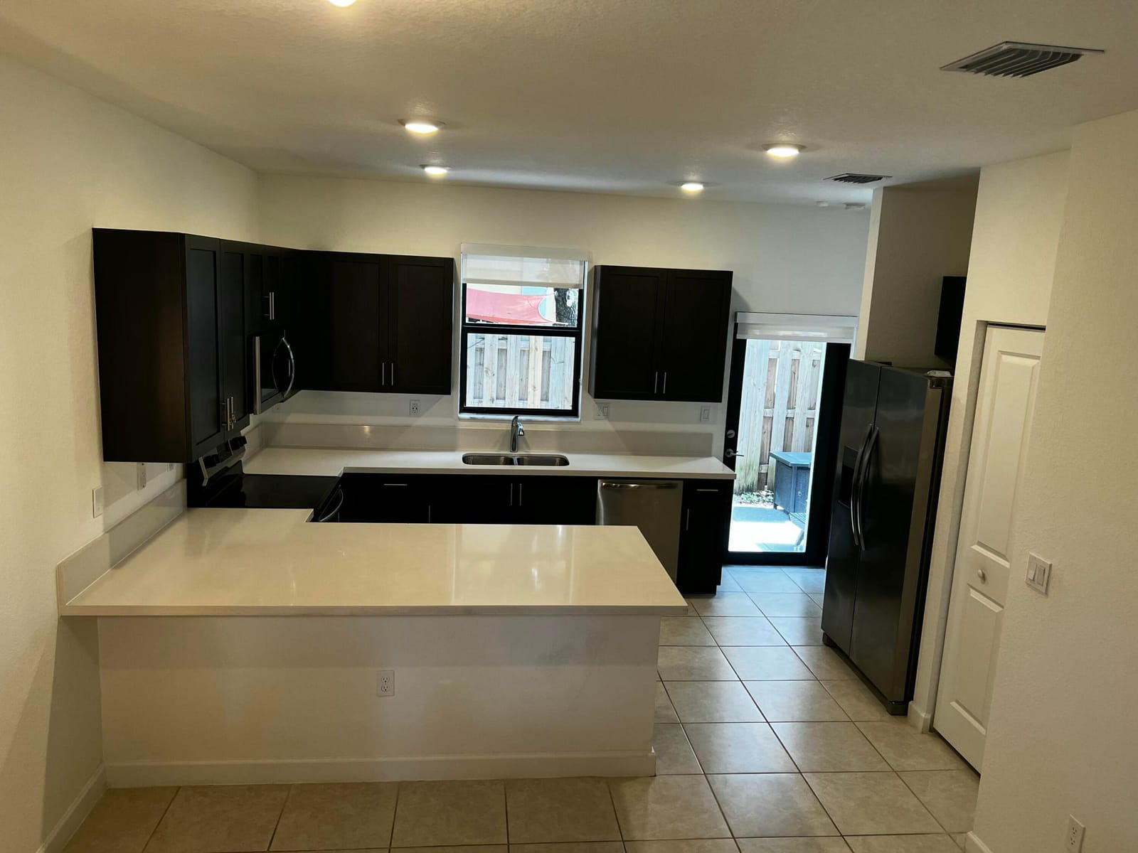 542 SW 19th Terrace — photo 5