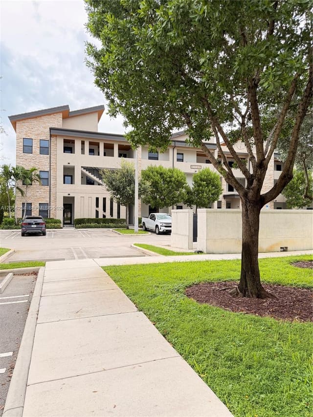 7819 NW 104th Avenue 22, Doral, FL 33178