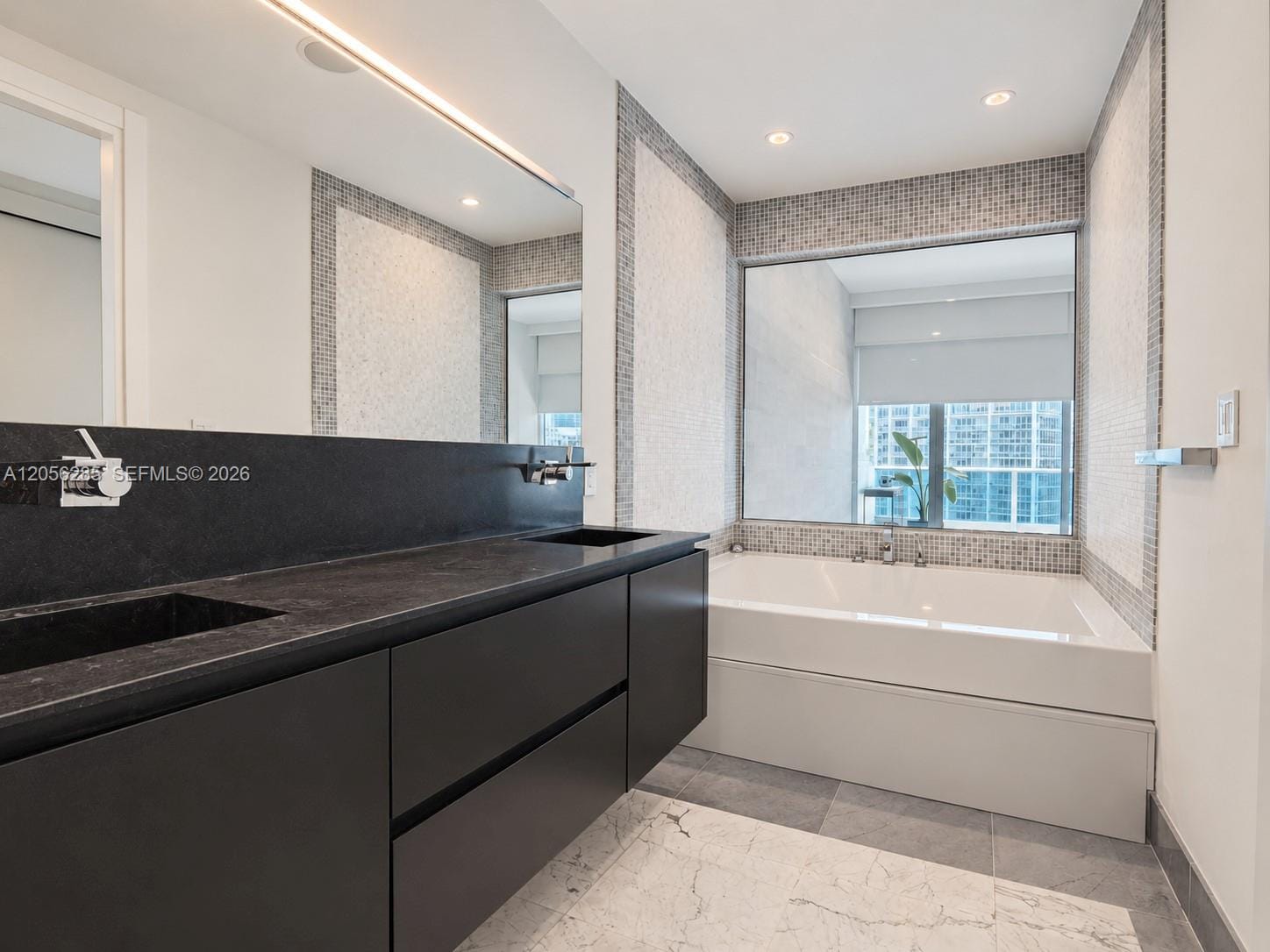 200 Biscayne Boulevard Way 5104, Miami, FL 33131 photo 11