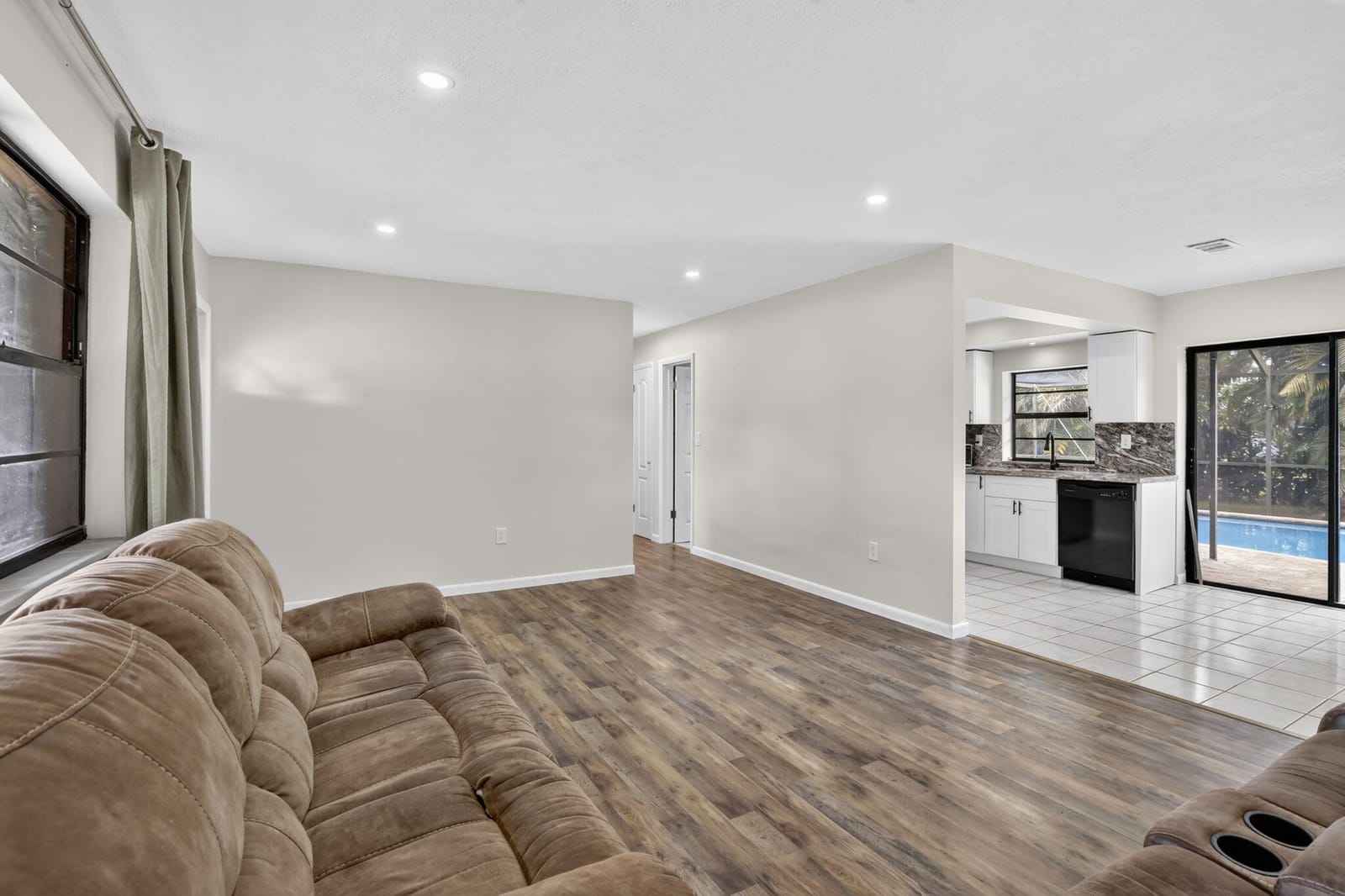 8968 SW 52nd Place — photo 5