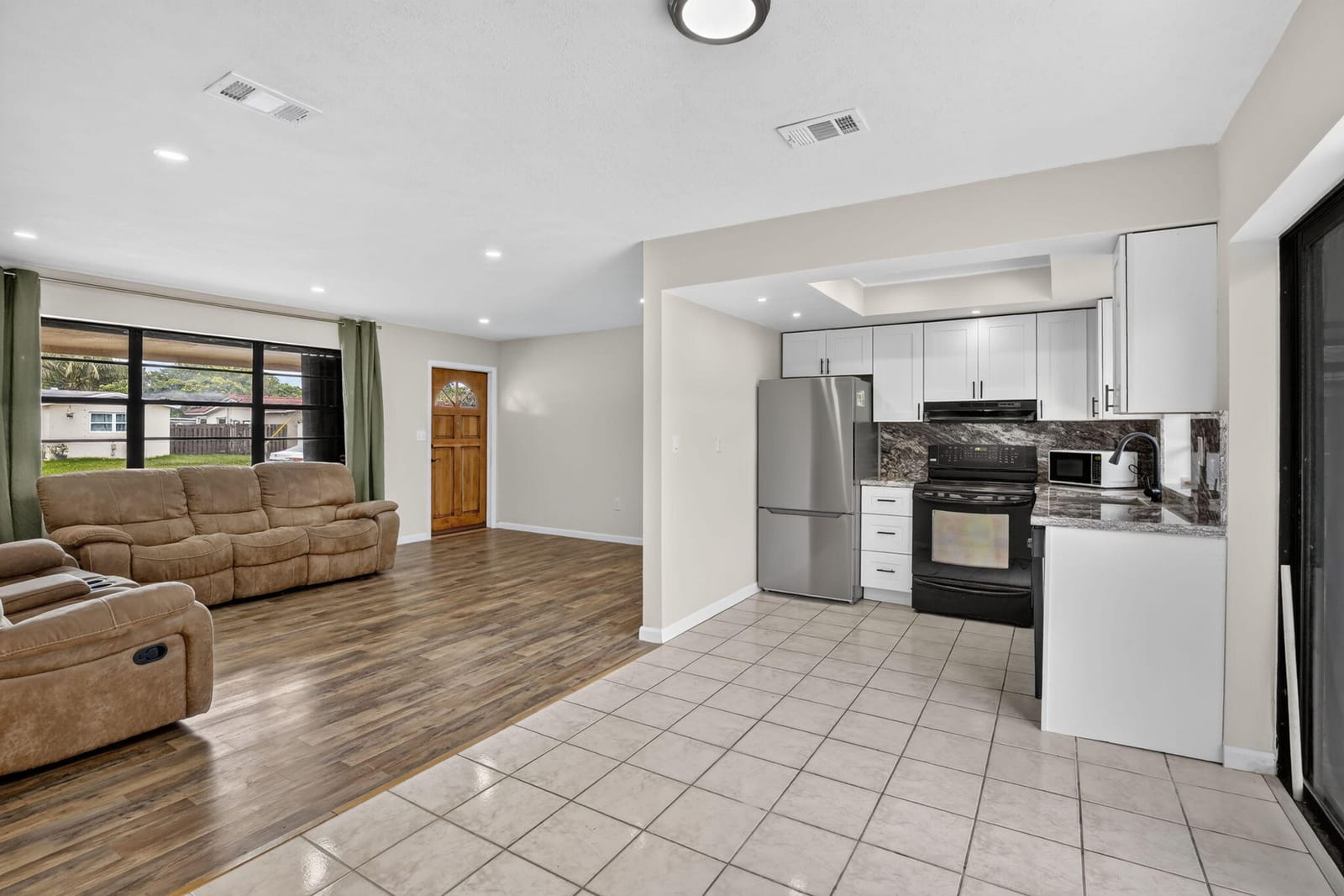 8968 SW 52nd Place — photo 9