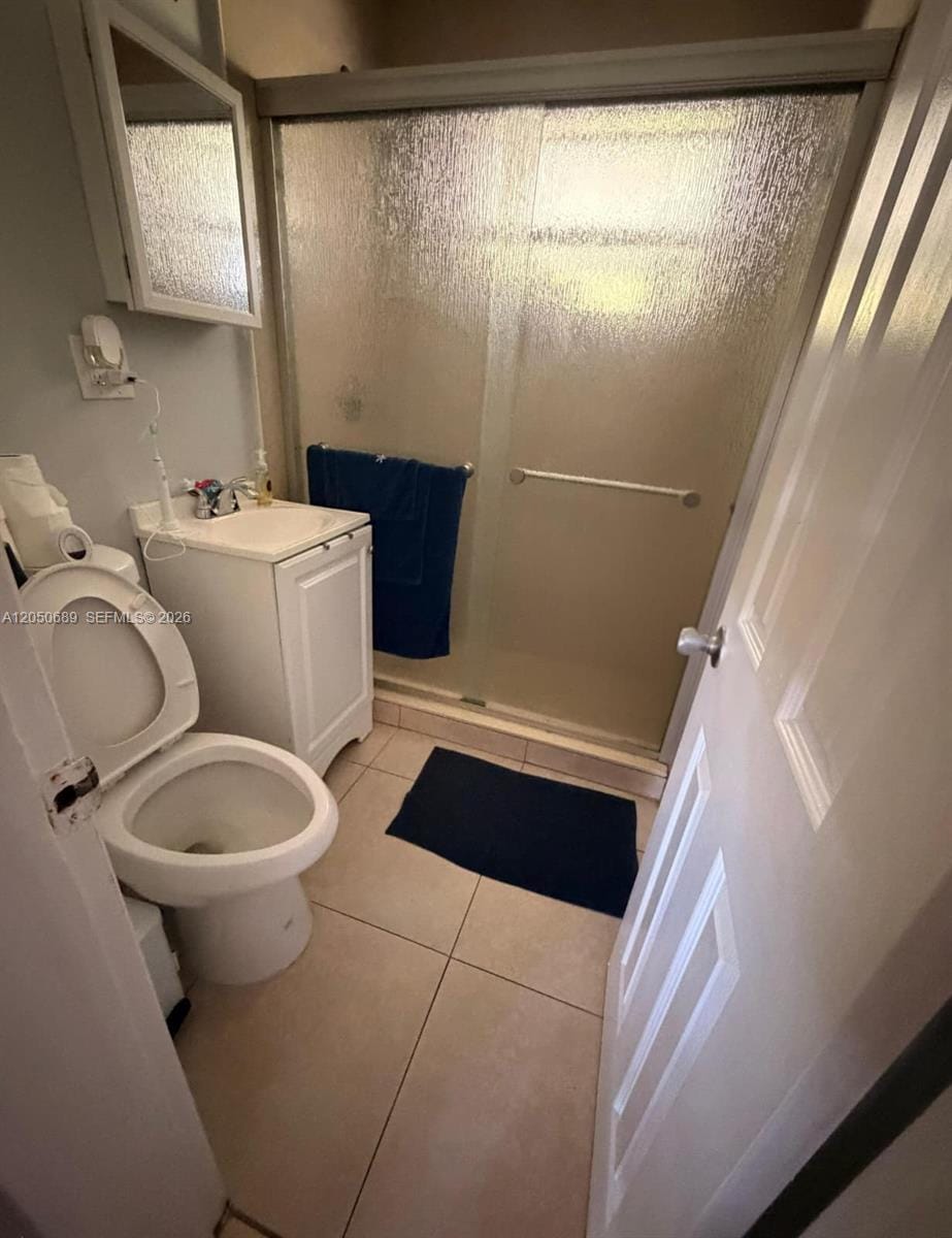 695 697 Curtiss Drive — photo 2