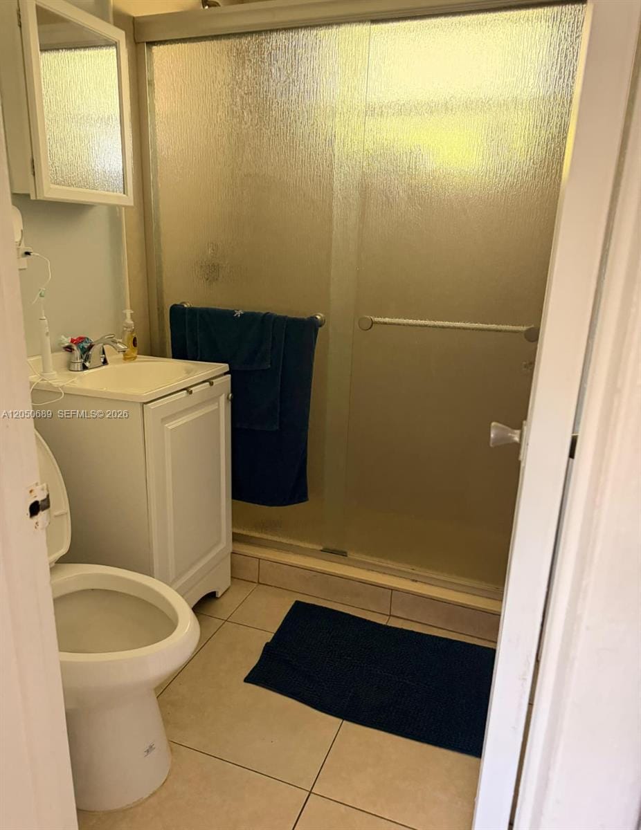695 697 Curtiss Drive — photo 3