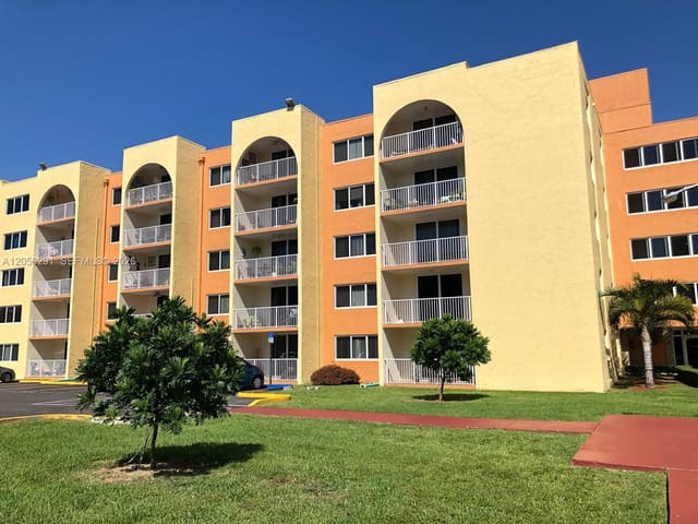 7010 NW 186th Street 5-303, Hialeah, FL 33015
