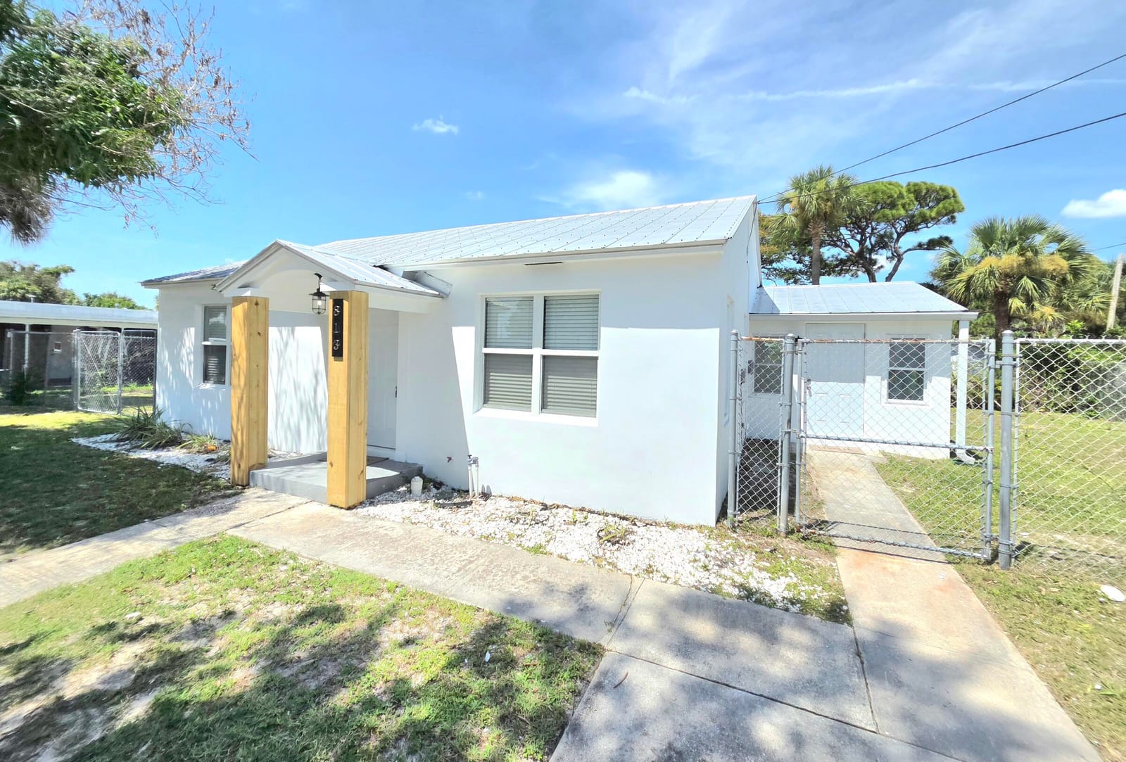 813 S 6th Street, Fort Pierce, FL 34950 photo 1