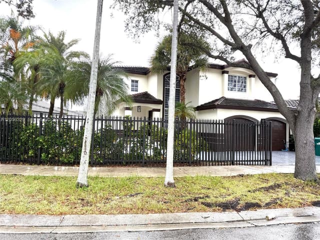 9352 SW 155th Avenue, Miami, FL 33196