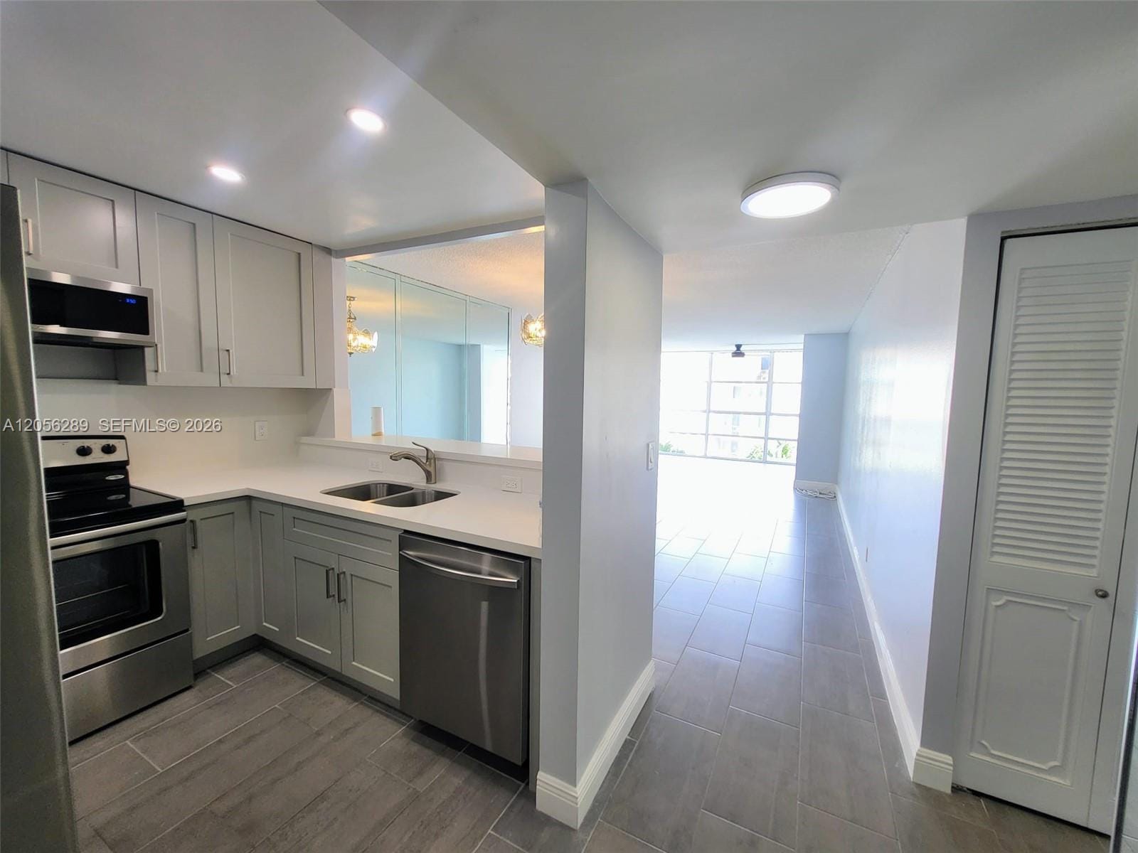 601 Three Islands Boulevard 411 — photo 10