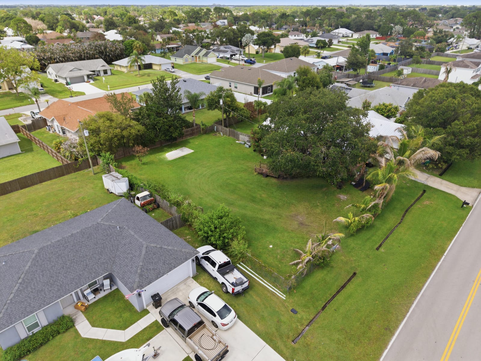 719 SE Thornhill Drive — photo 8