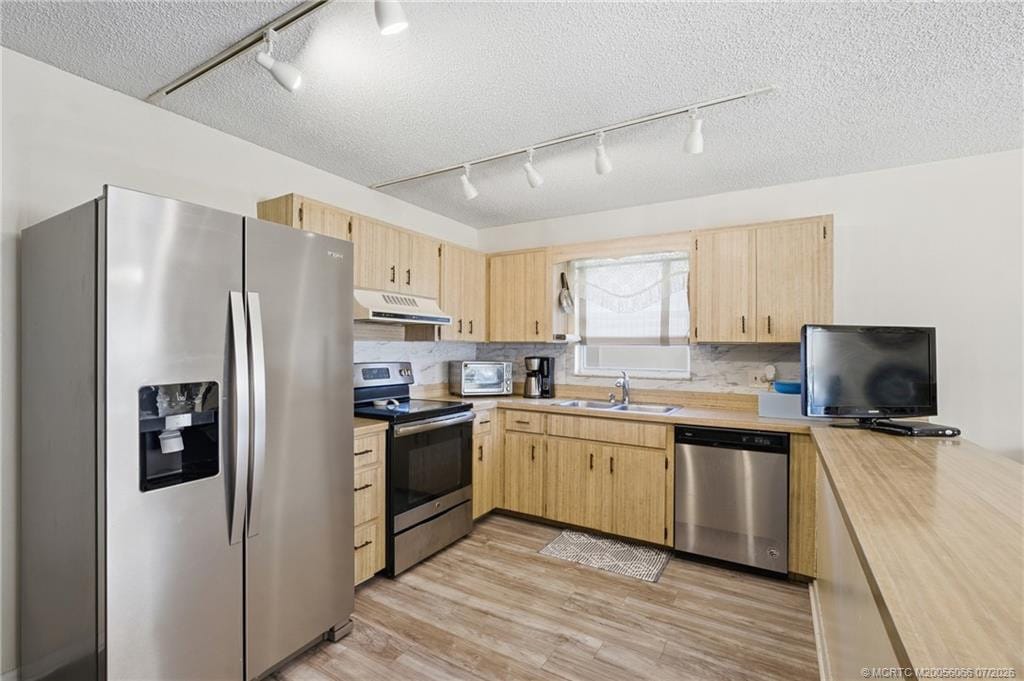 2509 NE 18th Lane, Jensen Beach, FL 34957 photo 8