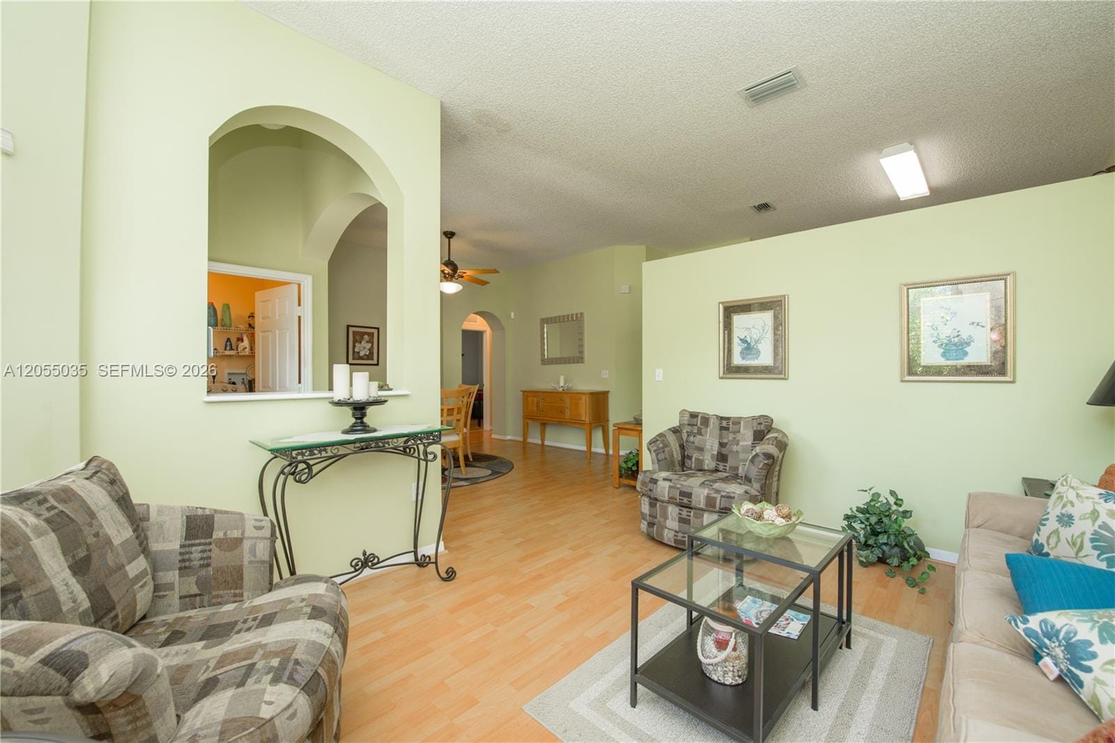 460 SE 24th Drive — photo 3