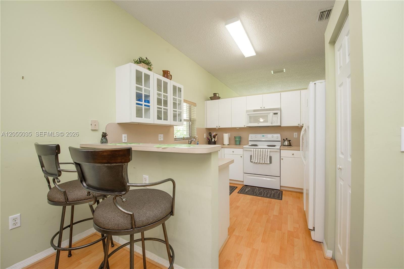 460 SE 24th Drive — photo 9