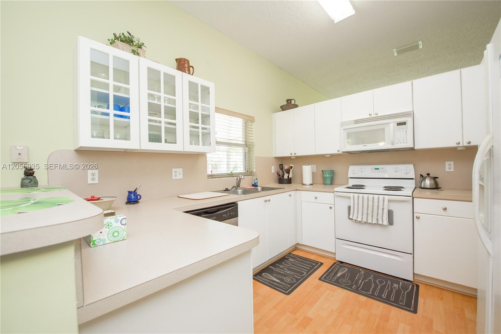 460 SE 24th Drive — photo 10