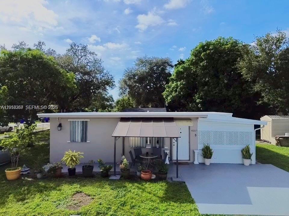 Pending home at 6137 Garfield Street, Hollywood, FL 33024